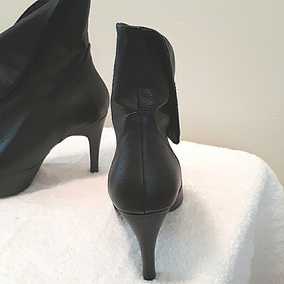 black leather cuff booties - Picture 4 of 4